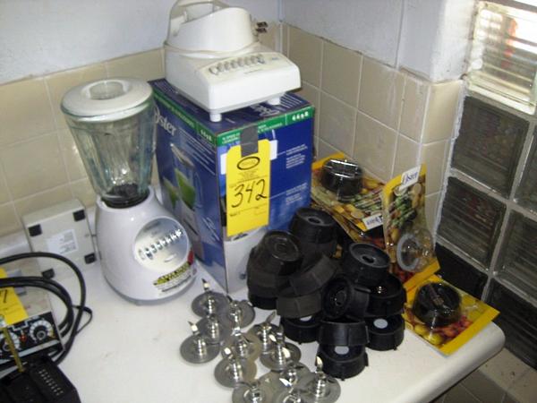 ers w/approx. 12 spare blades & covers, spare jars, & immersible s.s. jar wash tank