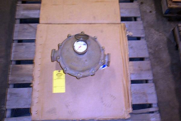 eters, 3", 2 1/2" & 2" sizes, with top mount readout