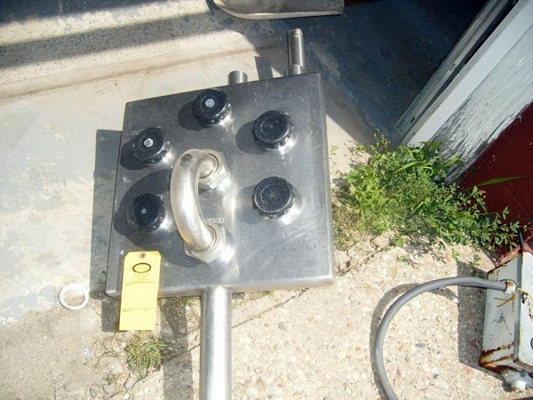 Outside, and (1) 2" Bevel Seat Center Port w/180 Degree Elbow