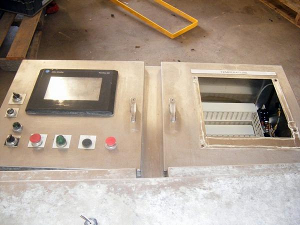 len Bradley Panel View 900 Touch Screen Display, 48" L X 24" H X 12" D