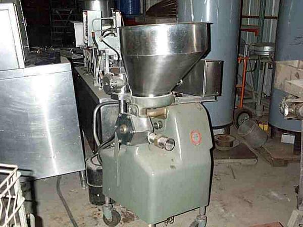 Feeder, Ser. #2071, large capacity hopper & blender, s.s. pump housing, painted frame, 36" L X 26" W