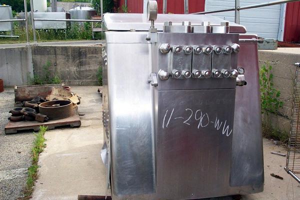 e 45 s.s. clad frame, approx. cap. 1,400 GPH, 2 stage manual homogenizing valve, 2 7/16" plungers,