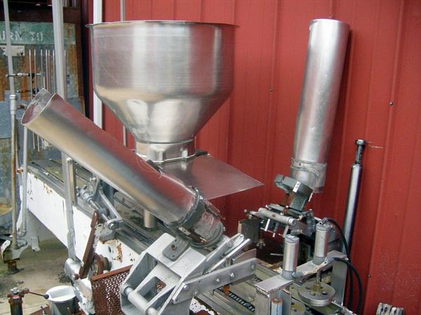 r, Seer. #9540-R, dual fill pistons, s.s. filler bowl positioned above conveyor, twin lines s.s. cup
