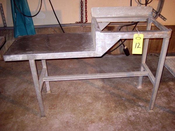 W X 24 poly top  ; located in Grenada, Mississippi
