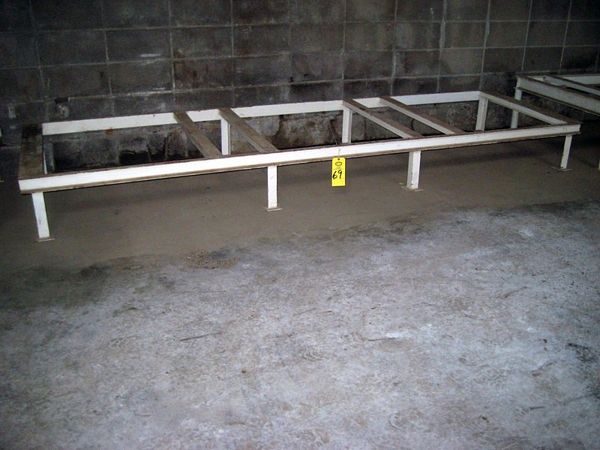 146" L X 18" H  ; located in Grenada, Mississippi