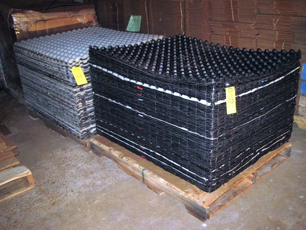 . 320 pcs      ; located in Grenada, Mississippi