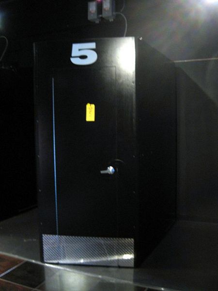 ning Booth, Ser. #120563672T, w/attached dressing room, booth 25" W X 19" Deep X 88" H, dressing