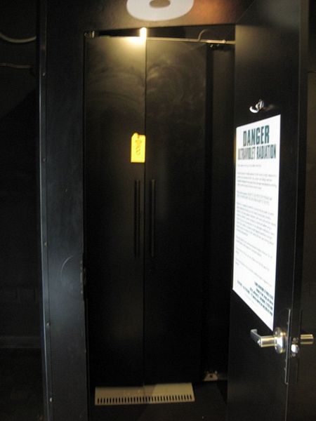 ning Booth, Ser. #050563072T, w/attached dressing room, booth 25" W X 19" Deep X 88" H, dressing