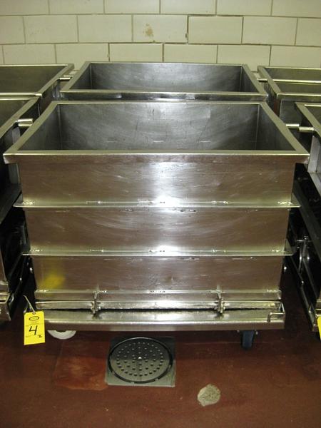 39 1/2" X 28 1/2" X 25 1/2" D