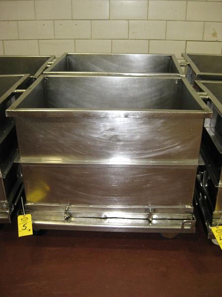 39 1/2" X 28 1/2" X 25 1/2" D