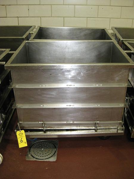 39 1/2" X 28 1/2" X 25 1/2" D