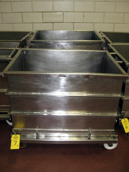 39 1/2" X 28 1/2" X 25 1/2" D
