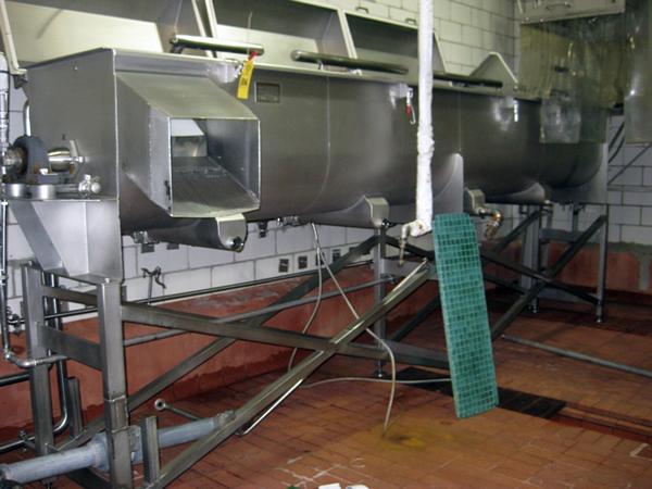 , 24" diam. perforated screw, 16' L, w/s.s. hinged clamp down covers, last used to chill macaroni