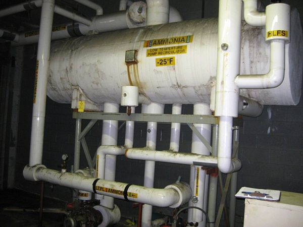 Tank, Nat. Board #325, Ser. #T000736, mfg. 2000, w/(2) Cornell Pumps & 1 1/2 h.p. motors  **