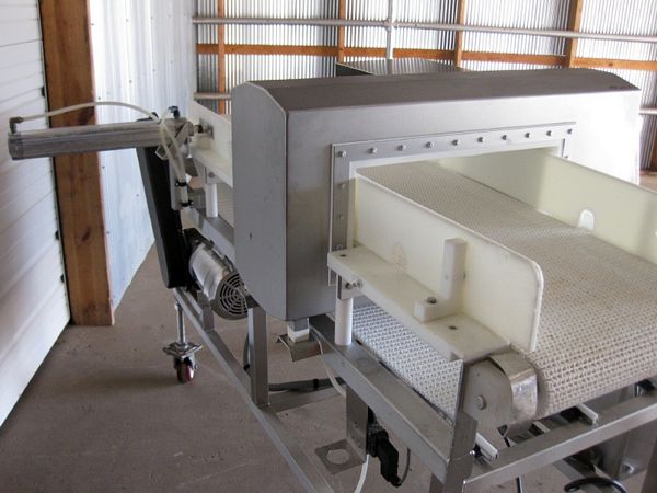 . #80883, 19 1/2" x 7" aperture, w/conveyor 18" W x 70" L  **Located In Enid, OK