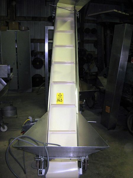 flighted neoprene belt, 1 1/2" H flights, 12" between, 12" infeed X 84" discharge, s.s. hopper&