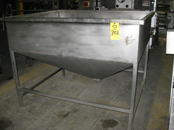 X 40" D, 5" bottom outlet w/52" discharge hose  **Located In Yorkville, IL