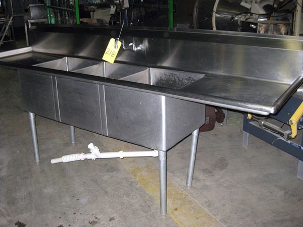 3 tubs, single faucet  **Located In Yorkville, IL