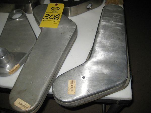 3) RH covers 5752, (2) housings #9746, (1) housing chain #5727 & (1) cover chain housing
