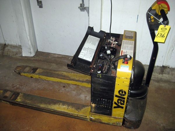 tric Pallet Jack, Ser. #B827N27614E, 24 volt