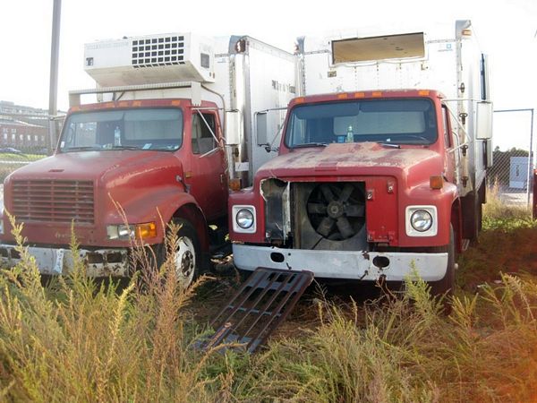 360 Diesel Motor, Vin# 1HTLCZWMOKH656581, 260,178 miles & 1990 International Truck, single axle, 360